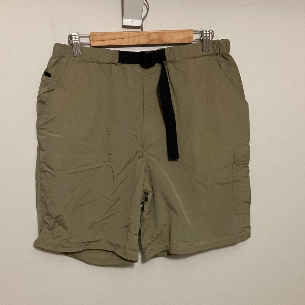 Men's Tan Nylon Cargo Shorts, Size Medium